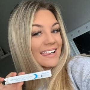 Tooth Whitening Pen Review - Keira